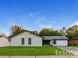 1928 Canterbury St, Irving, TX 75062