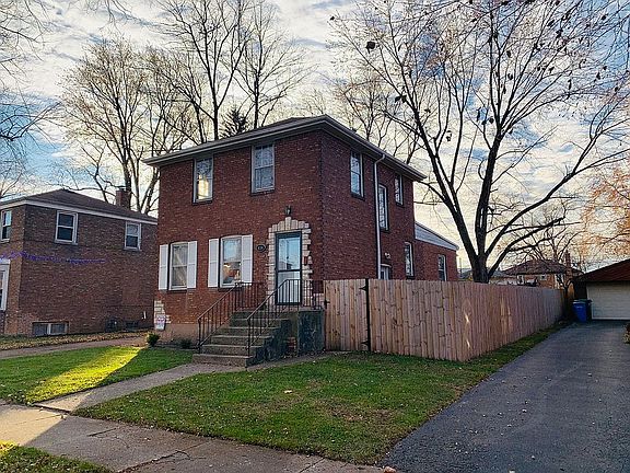 2nd image of 458 N Laverne Ave
