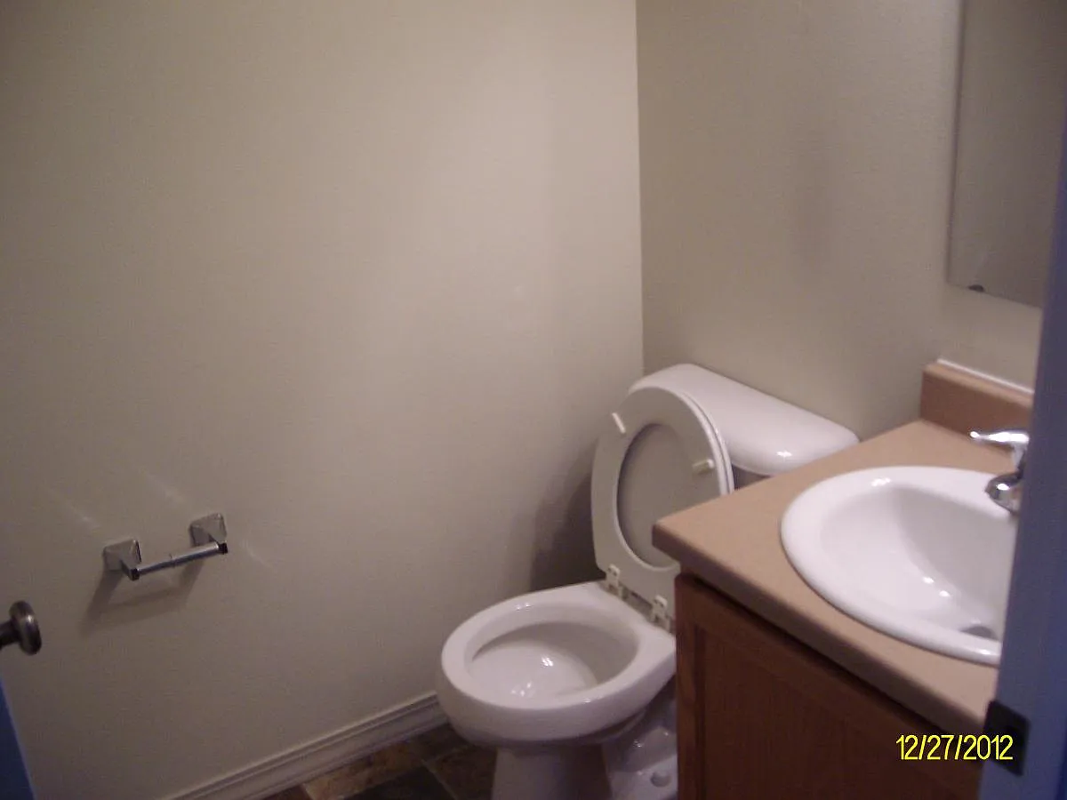 3 bed, 1.5 bath, 1100 sqft, $1,950 — Photo 3