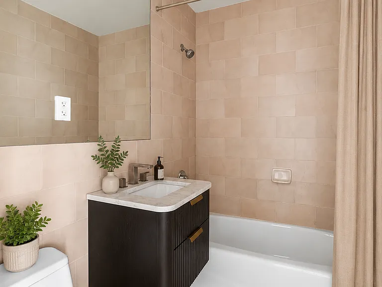 11-13 Irving Pl #3R — Photo 4