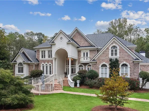 2145 Clay Dr, Sandy Springs, GA 30350