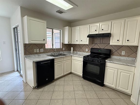5th image of 19511 Dawn Canyon Rd