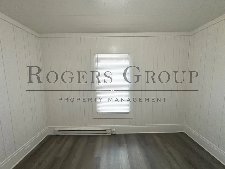 402 E Montgomery St — Photo 3