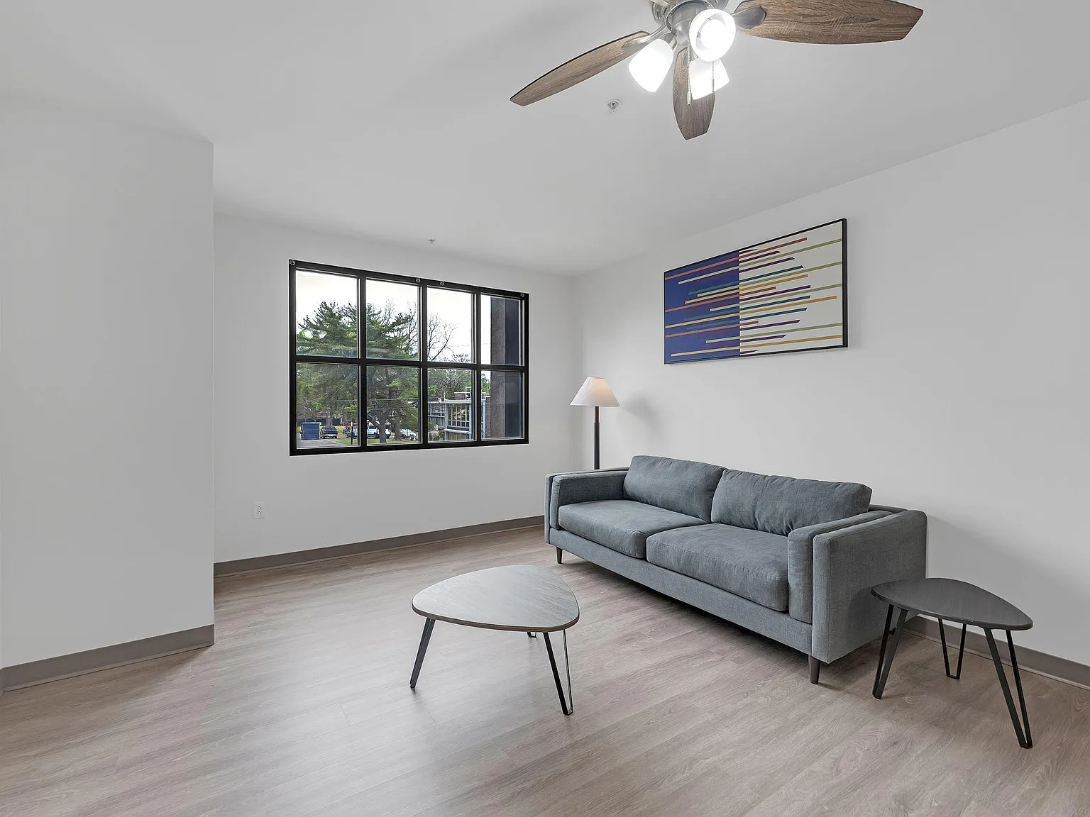 4 bed, 2.0 bath, 1599 sqft, $845 — Photo 4