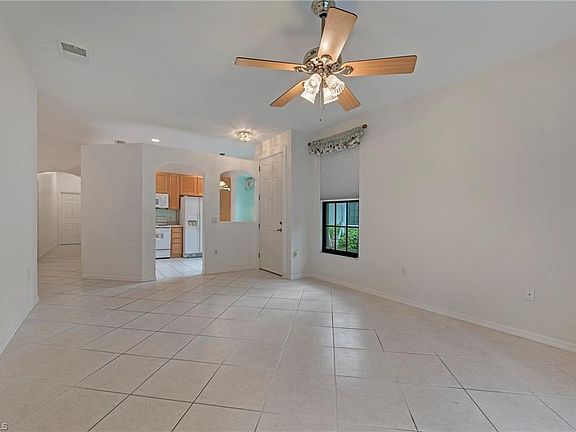 4th image of 7660 Meadow Lakes DR #1601