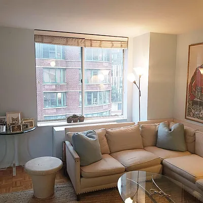 Rented by Tabak Real Estate | media 44