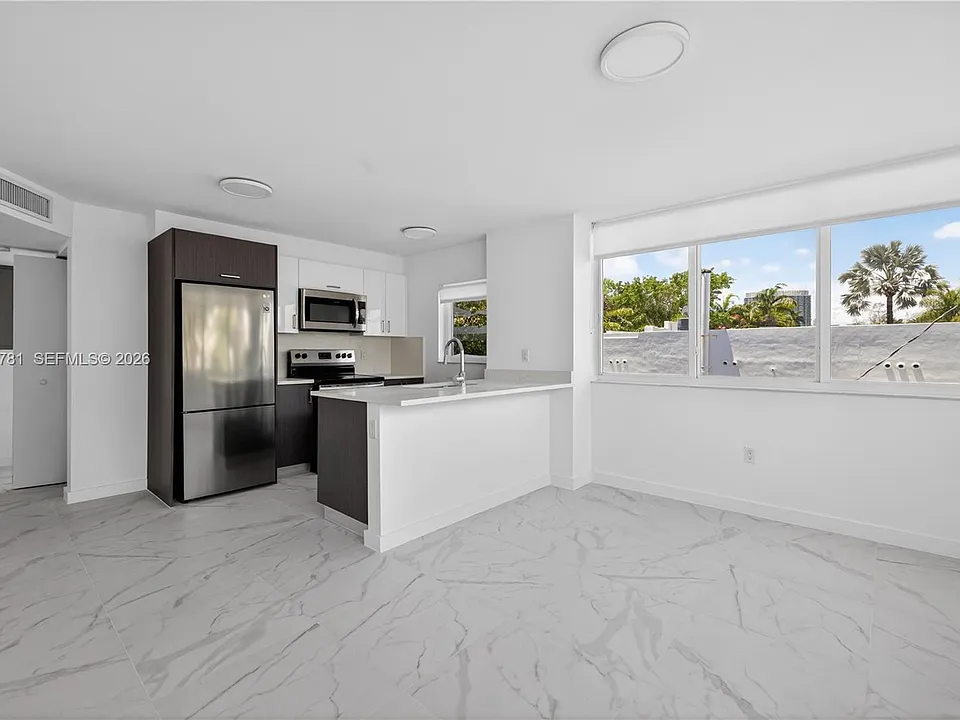 1552 Euclid Ave #8