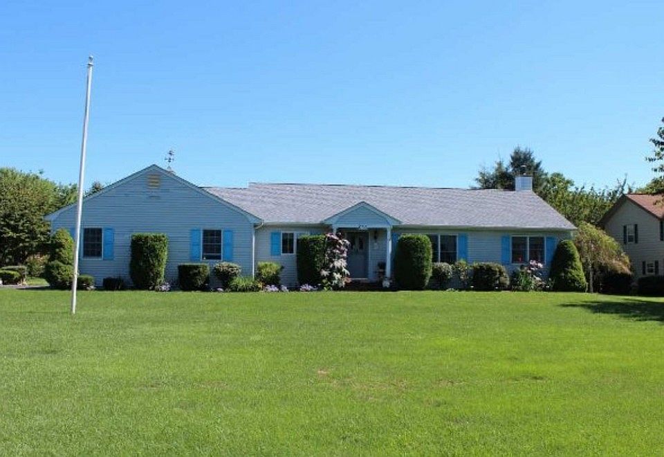 1st image of 650 Crown Land Ln