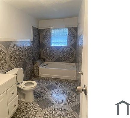 2nd image of 880 SW 14th St