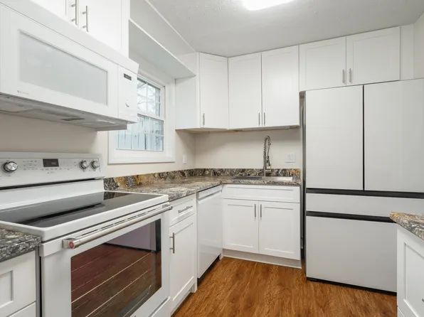 330 Winding River Dr Unit C, Sandy Springs, GA 30350