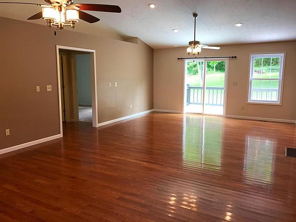 3rd image of 195 Pinehurst Blvd