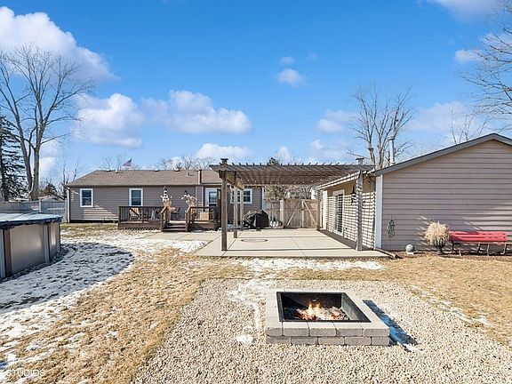3rd image of 17139 Oconto Ave
