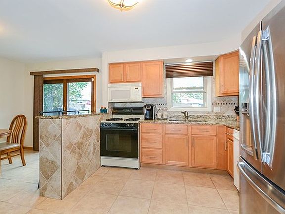 3rd image of 7522 Nottingham Dr