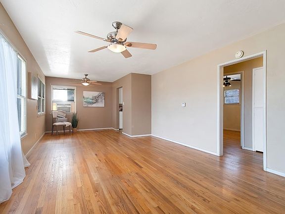 4th image of 917 Carrigan Ave
