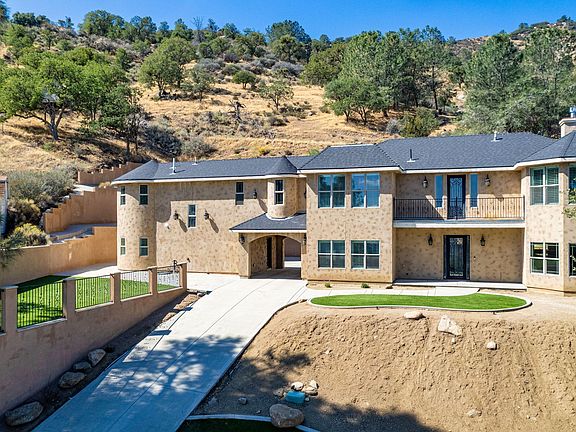 2nd image of 21824 Sunnybrook Dr