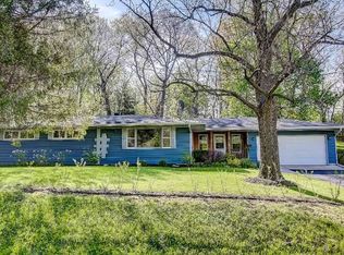 3864 Vilas Hope Rd, Cottage Grove, WI 53527