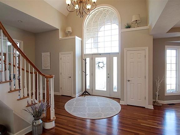 2nd image of 6505 Foxglove Dr