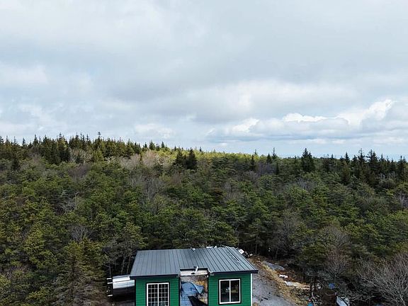 3rd image of 148 Pond Rd