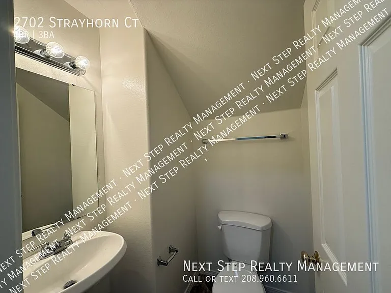 2702 Strayhorn Ct — Photo 8