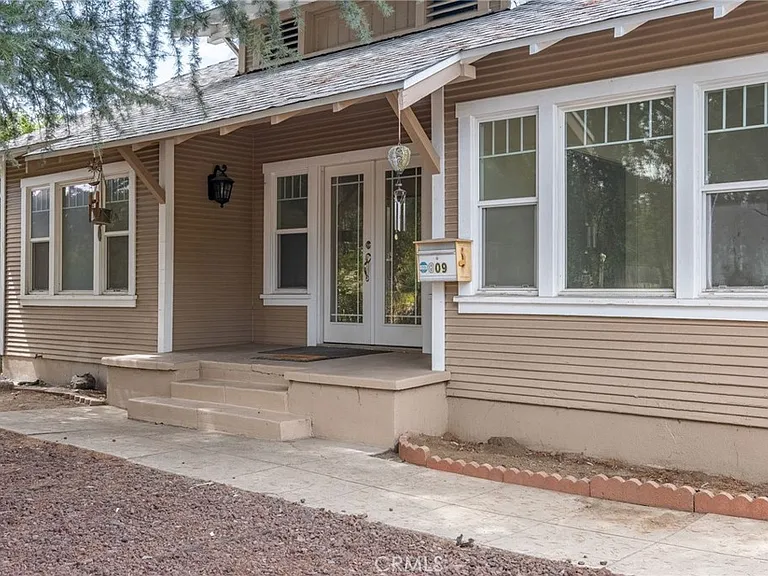 809 E Colton Ave — Photo 33
