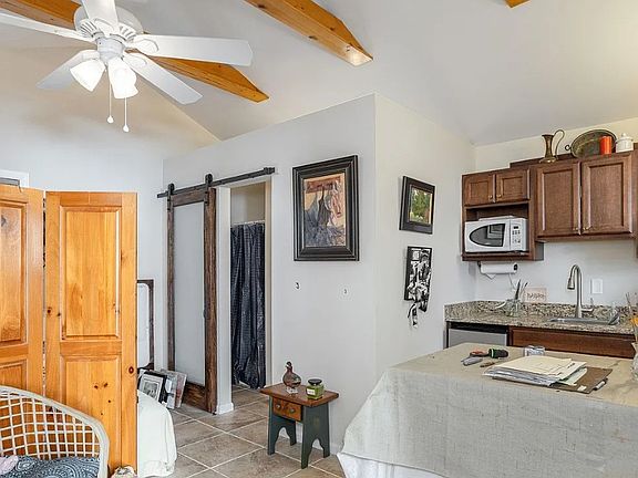 4th image of 479 Probart St