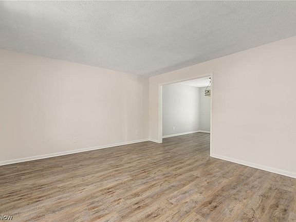 3rd image of 7244 Kenssington Dr