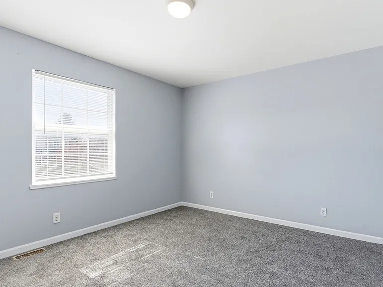 1824 Country Hills Dr #B — Photo 12