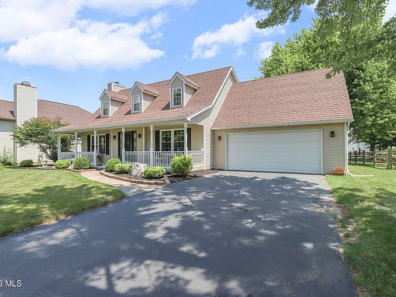 3rd image of 136 Rutledge Dr