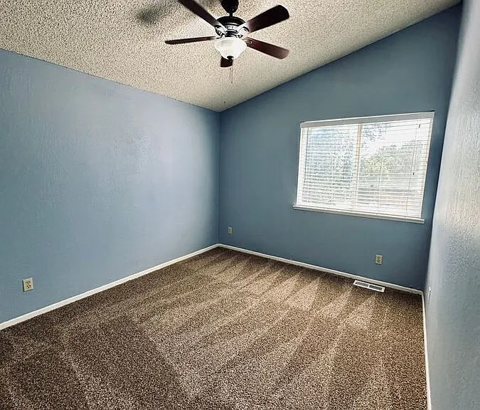 1160 Forest Knoll Ct — Photo 22
