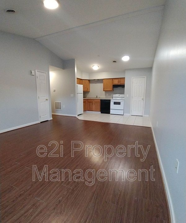 1st image of 18 Mariano Pkwy #10