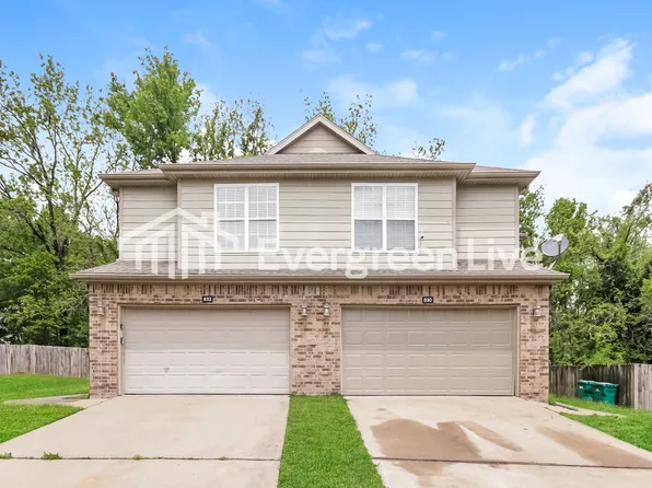 832 Oakwood Ct, Centerton, AR 72719
