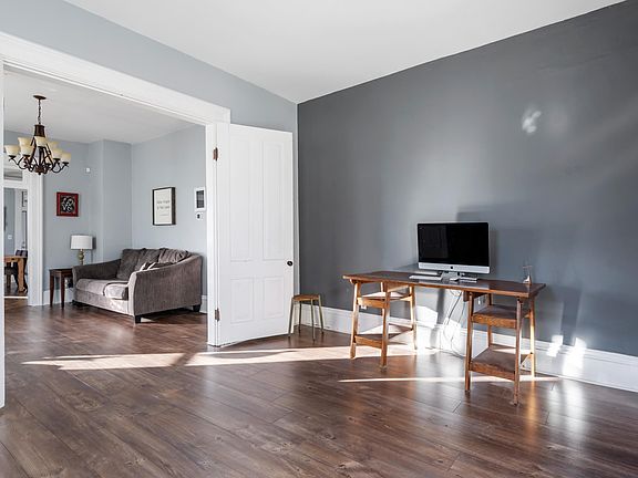 5th image of 523 E Charles St