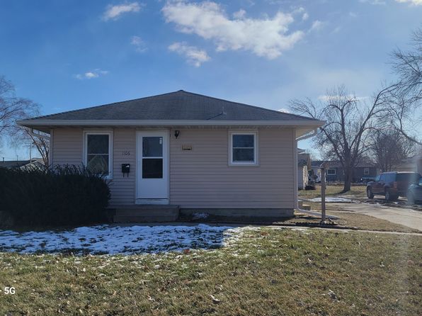 1006 28th St, Ames, IA 50010