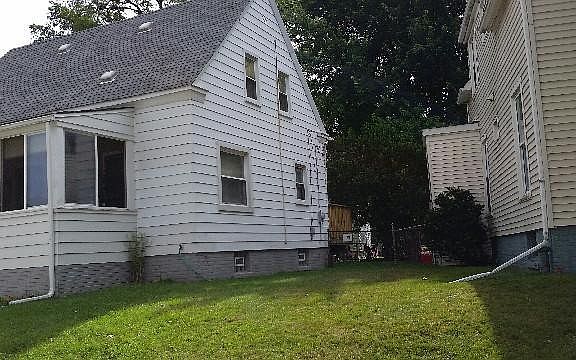 2nd image of 2079 5th St