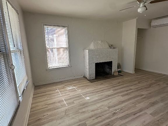 3rd image of 2123 Delgado St