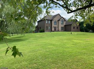 14 Cedar Ridge Rd, Lafayette, NJ 07848