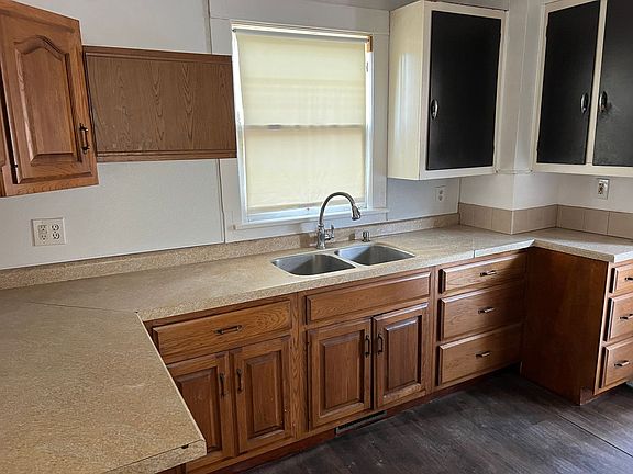 2nd image of 2211 18th St NE