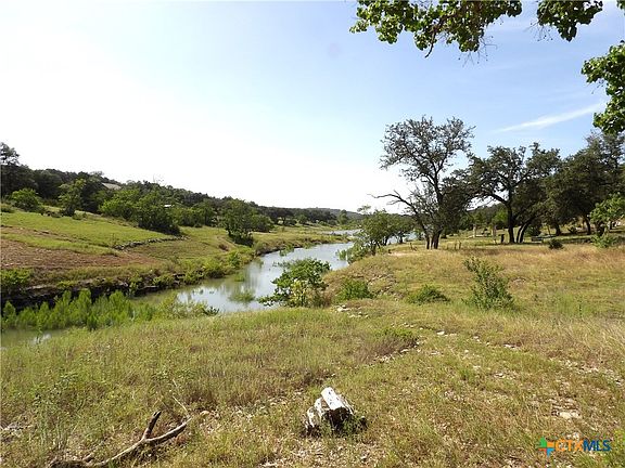 3rd image of 995 Five Oaks Cir