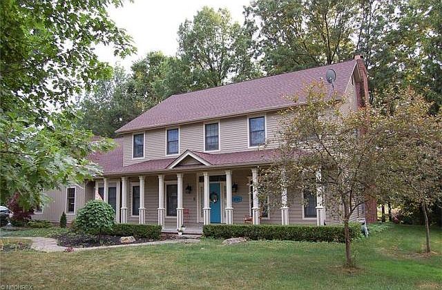 1st image of 600 Stonybrook Ln