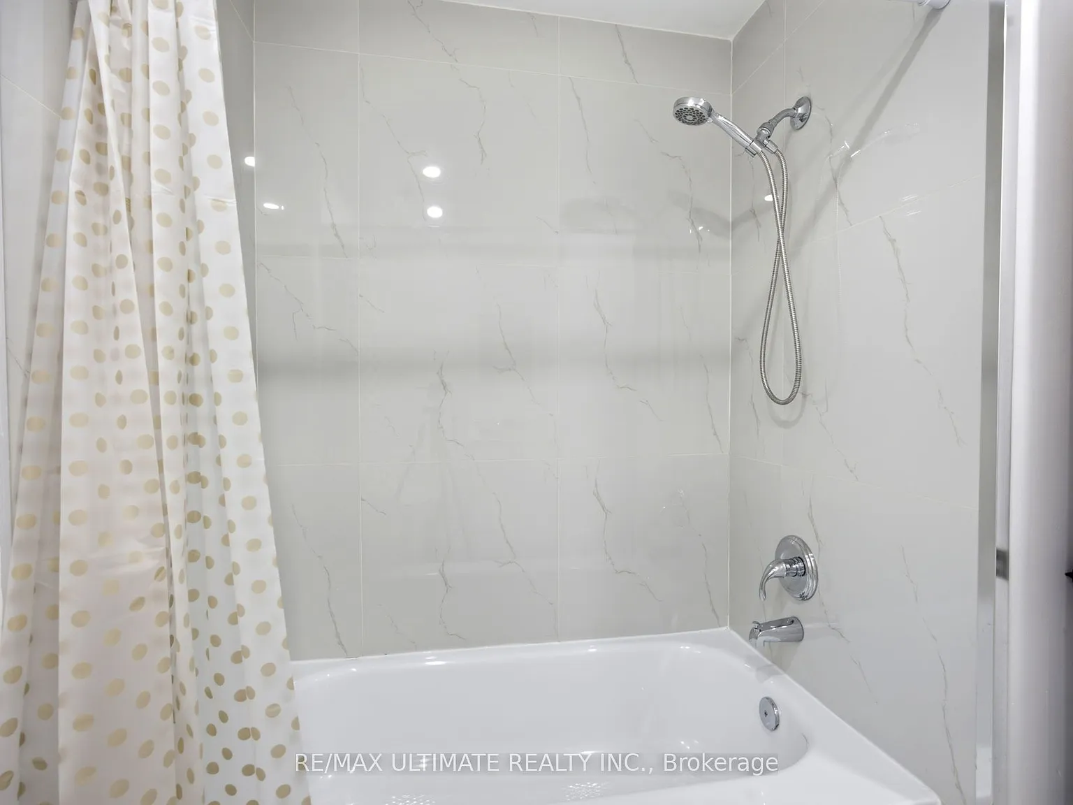 5 bed, $4,500 — Photo 1