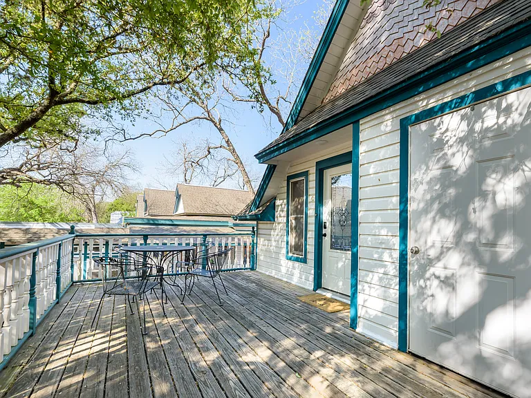 433 W San Antonio St #C — Photo 9