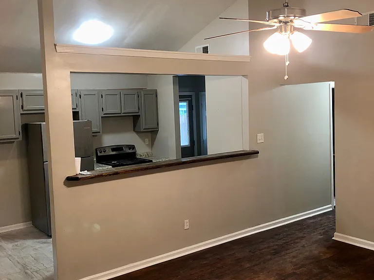 2118 E Parkway St — Photo 4
