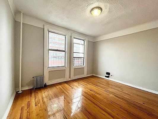 4th image of 2 W 120th St #6X