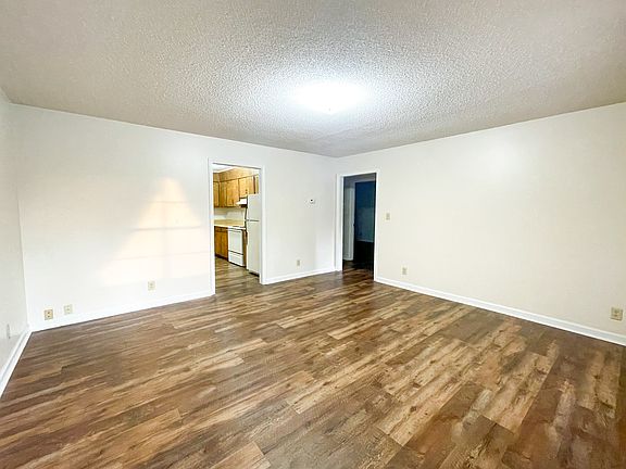 4th image of 1985 Highway 2 E Unit B