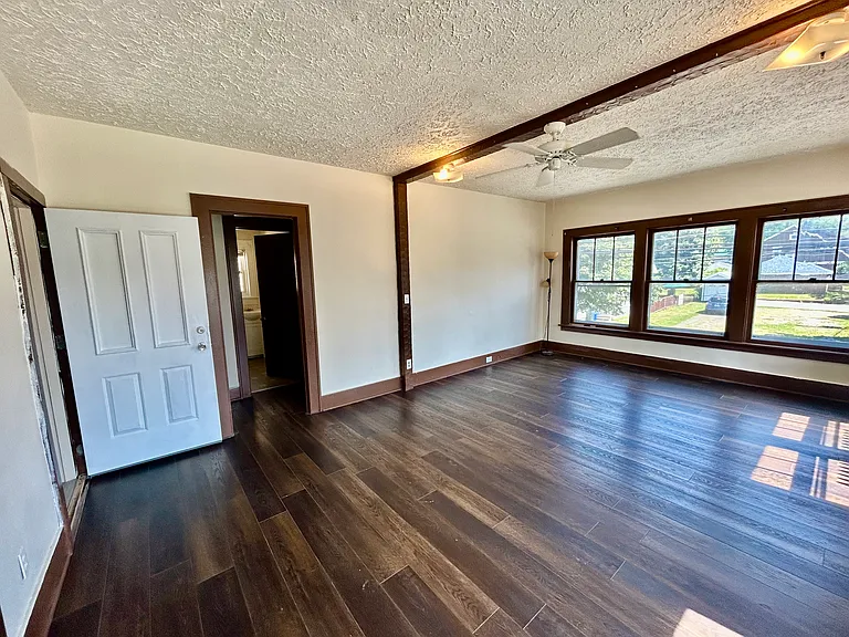 429 Raspberry St #2 — Photo 4