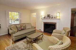 3rd image of 1333 Lakeway Ave