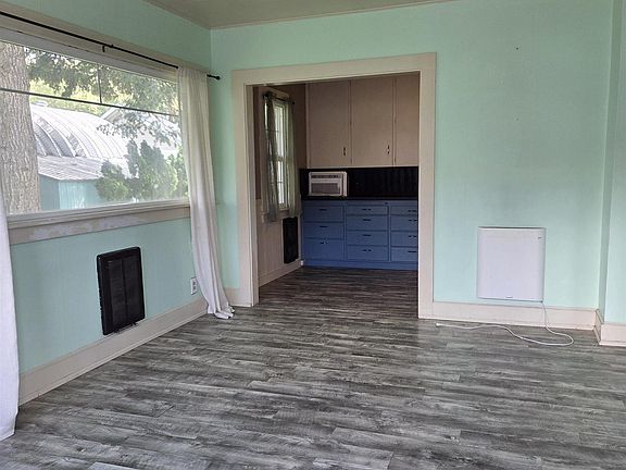 2nd image of 854 Columbia St