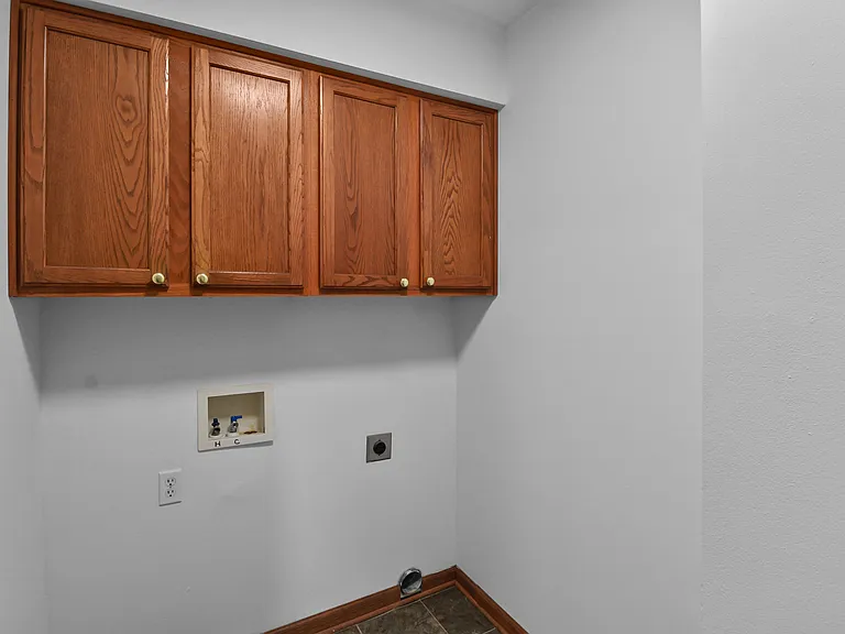 1405 Wilshire Cir — Photo 11