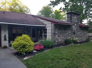 7 Menzone Dr, Dudley, MA 01571