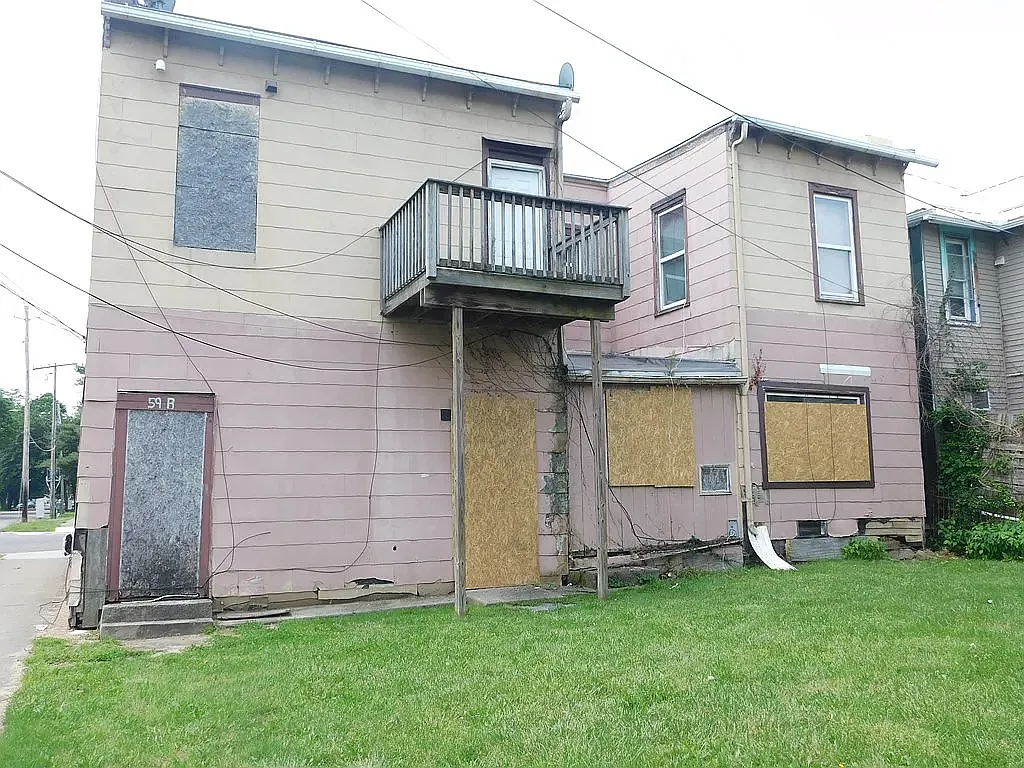 3 bed, $1,000 — Photo 2